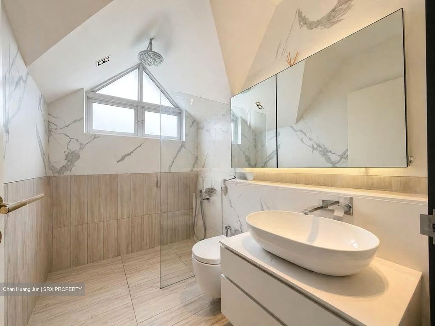 Flora Road (D17), Semi-Detached #550998411